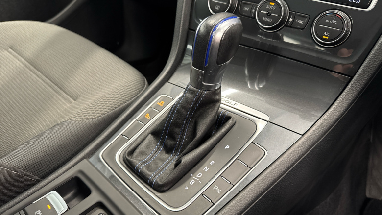 Volkswagen Golf 85kW e-Golf 5dr Auto Electric Hatchback